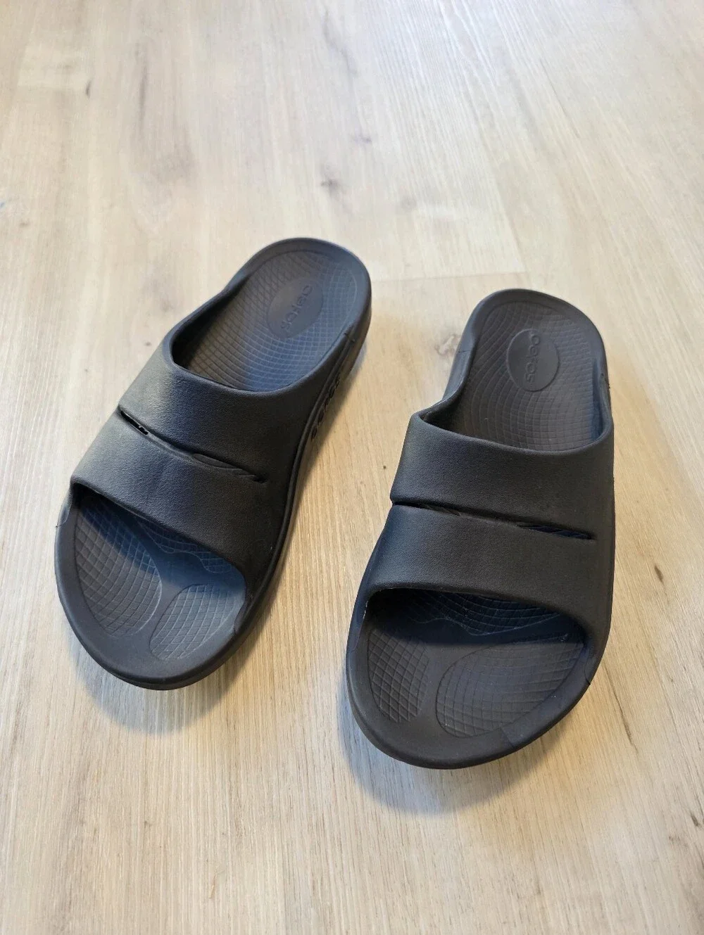 OOFOS OOahh Slide Sandals M8-W10 Black